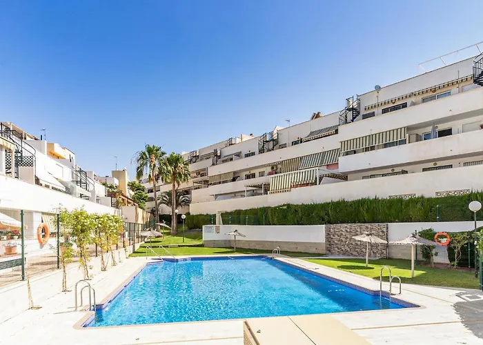 Nice apartment in Benalmádena with Outdoor swimming pool, WiFi&2 Bedrooms