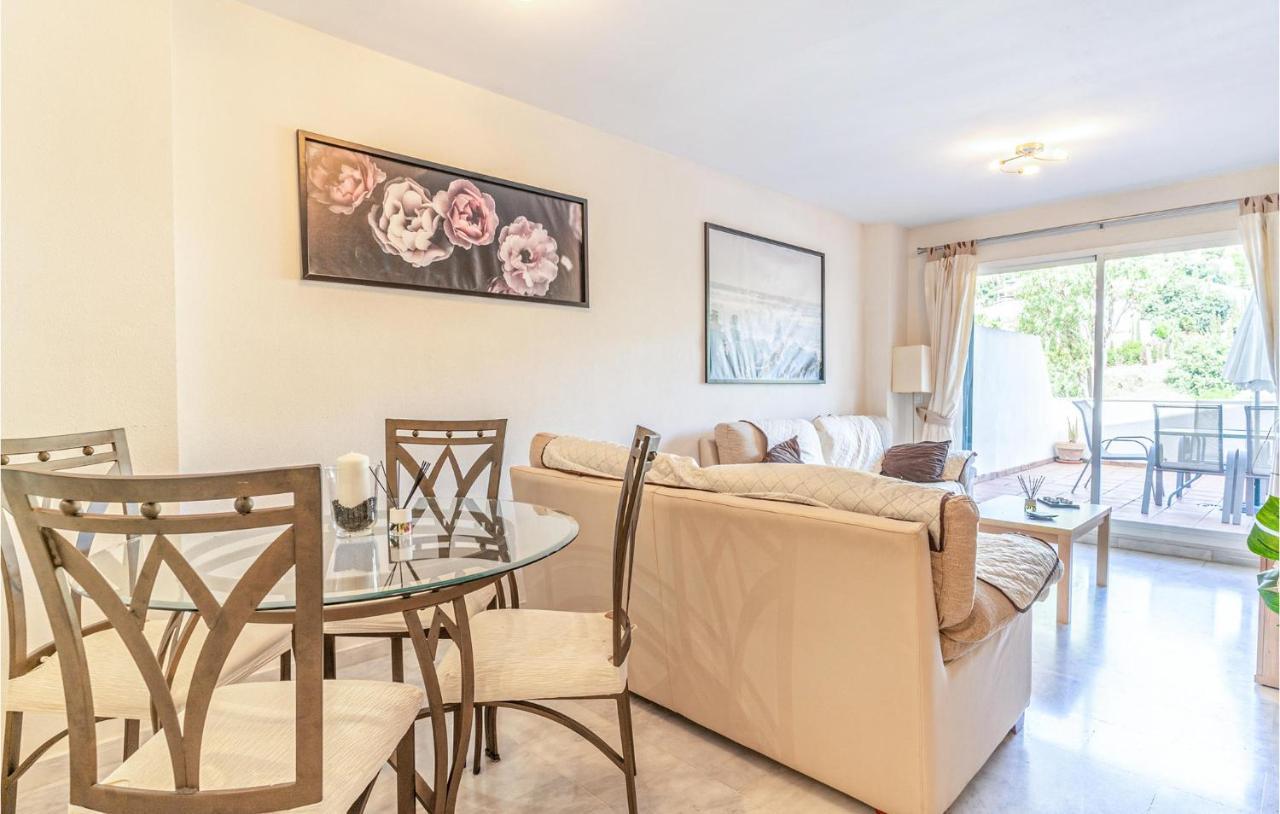 Nice In With Outdoor Swimming Pool, Wifi&2 Bedrooms *